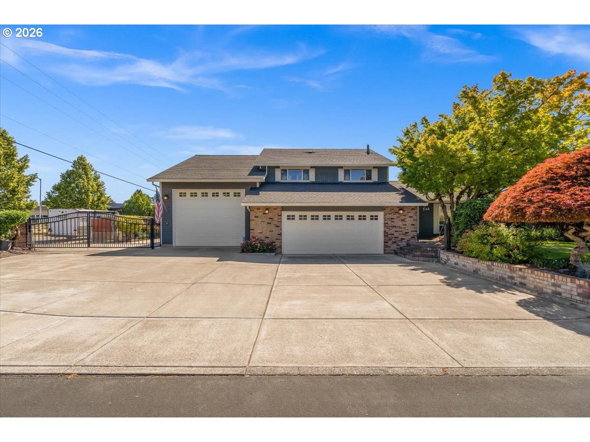 542 NE 14TH AVE