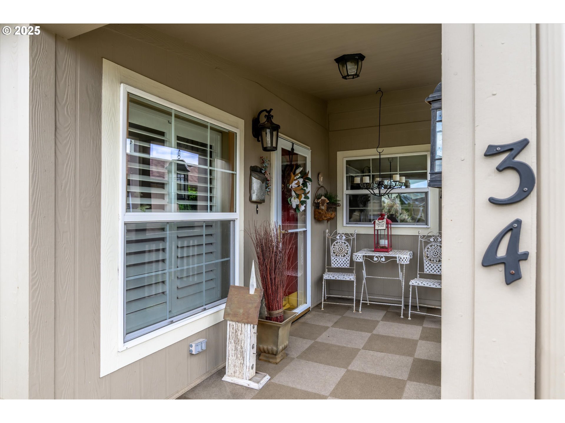 3220 CRESCENT AVE 34