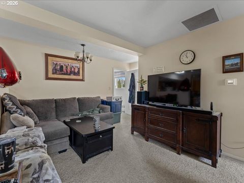 Tiny photo for 84115 N Enterprise Rd, Pleasant Hill, OR 97455 (MLS # 511986656)