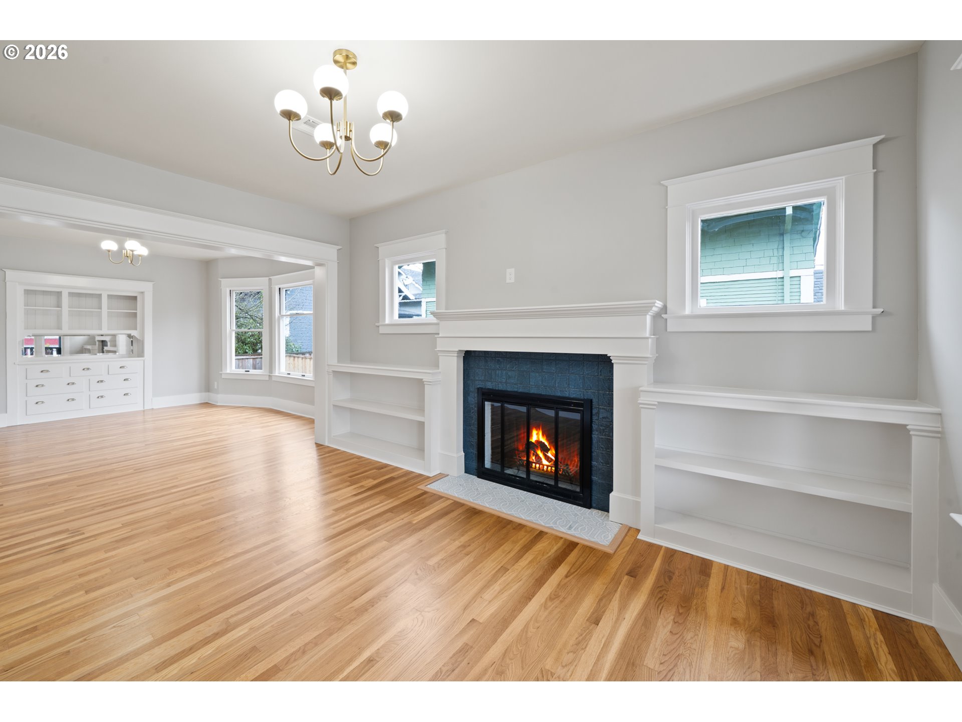 4511 N COMMERCIAL AVE