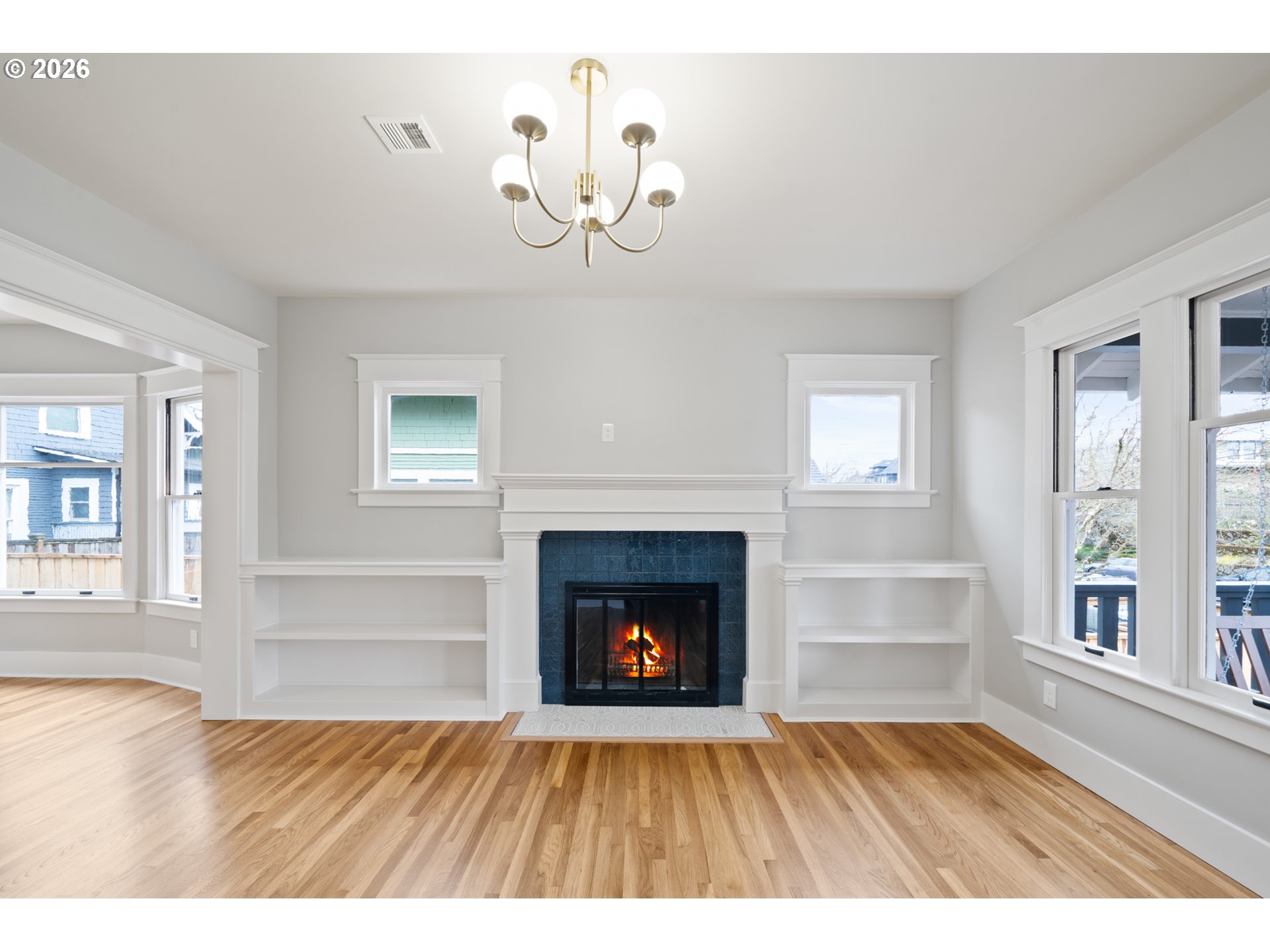 4511 N COMMERCIAL AVE