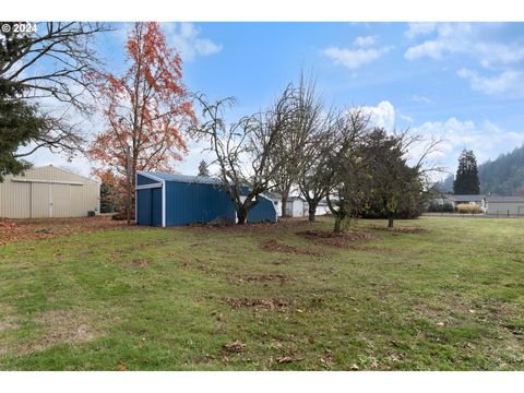 A home in Roseburg