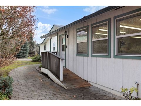 A home in Roseburg