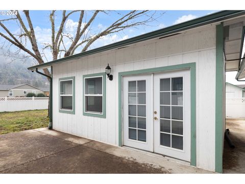 A home in Roseburg