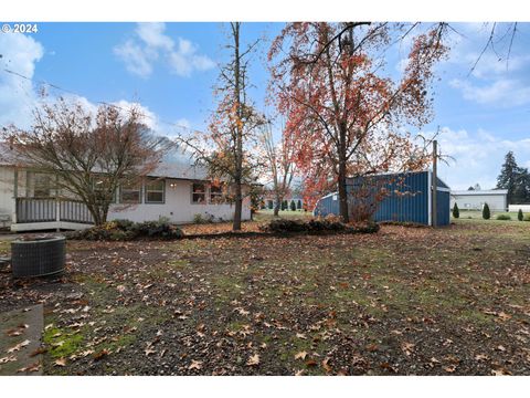 A home in Roseburg