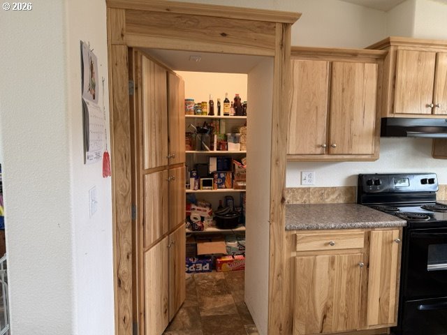 880 N 11TH AVE