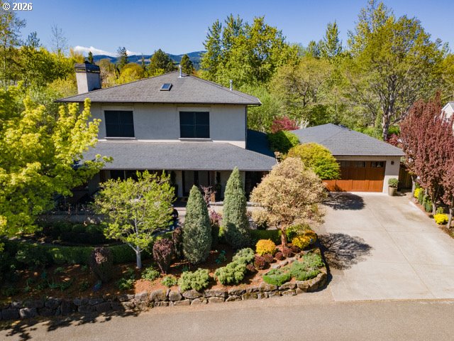 570 TOMS DR