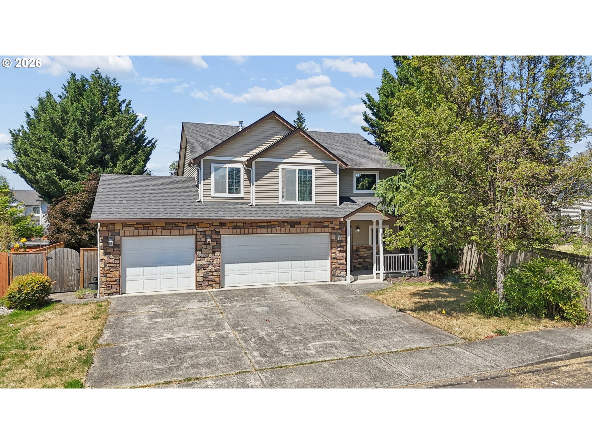 228 E 17TH PL