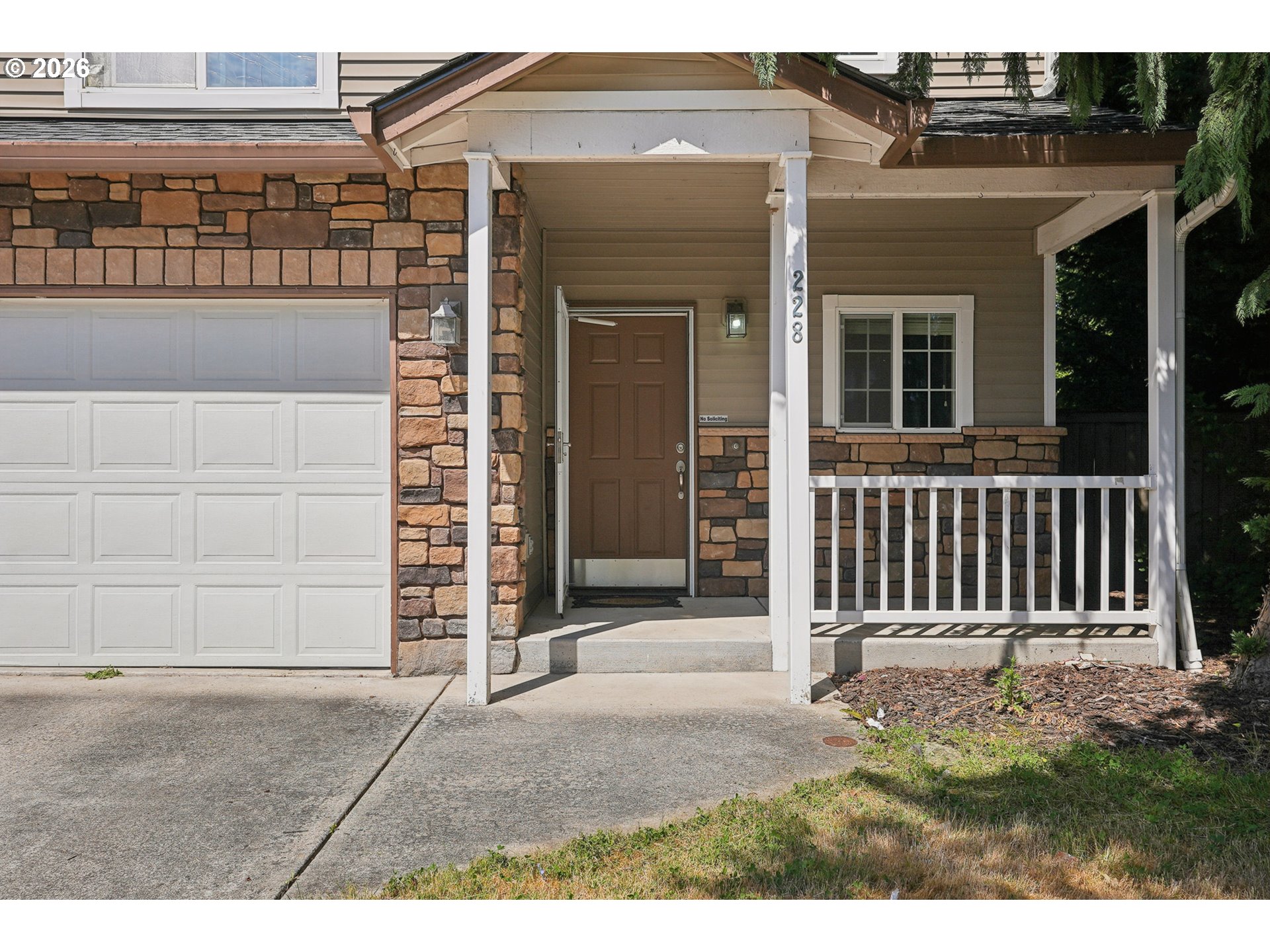 228 E 17TH PL