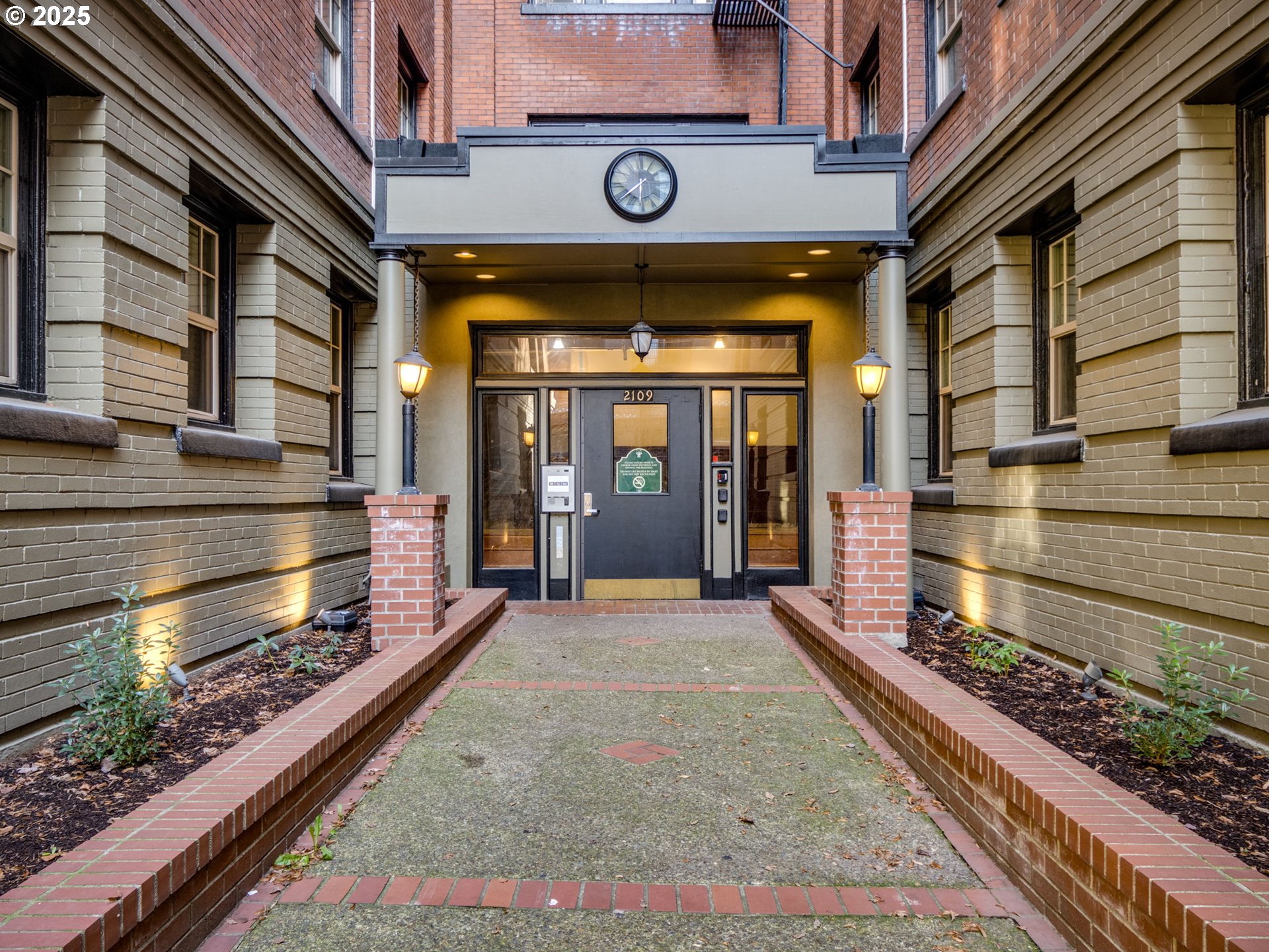 2109 NW IRVING ST NW 410