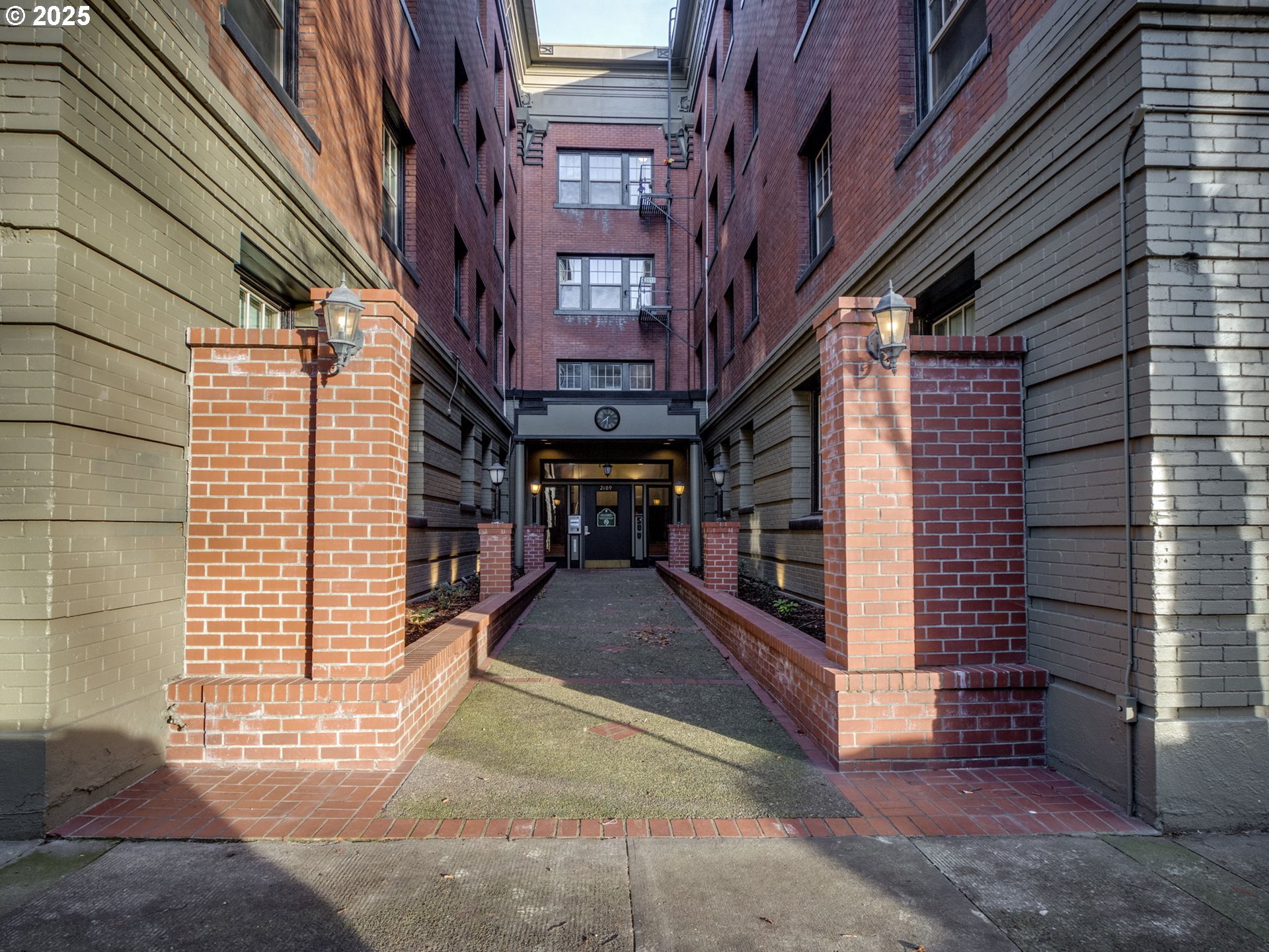 2109 NW IRVING ST NW 410
