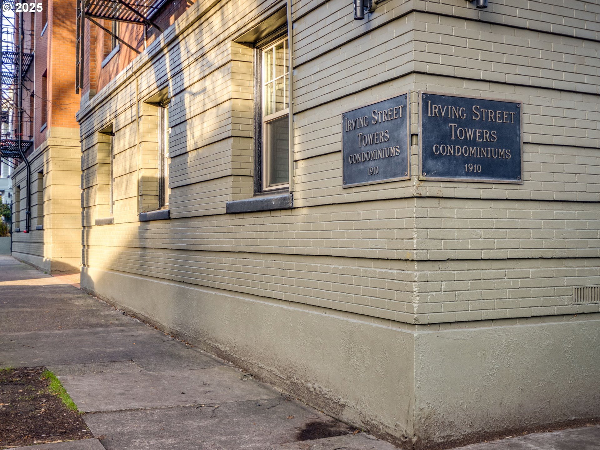 2109 NW IRVING ST NW 410