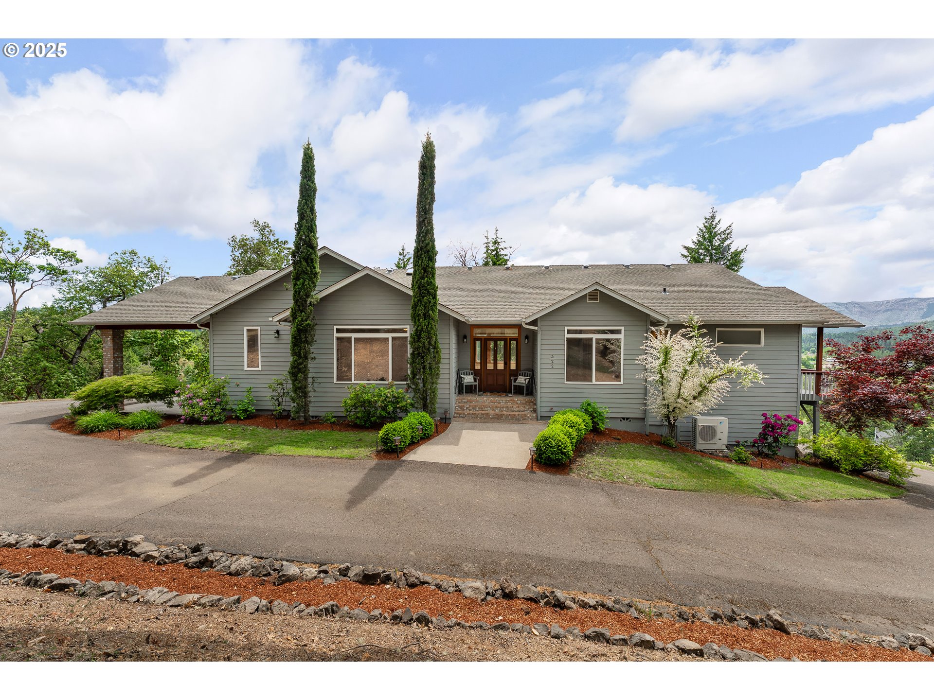 322 MONTA VISTA LN
