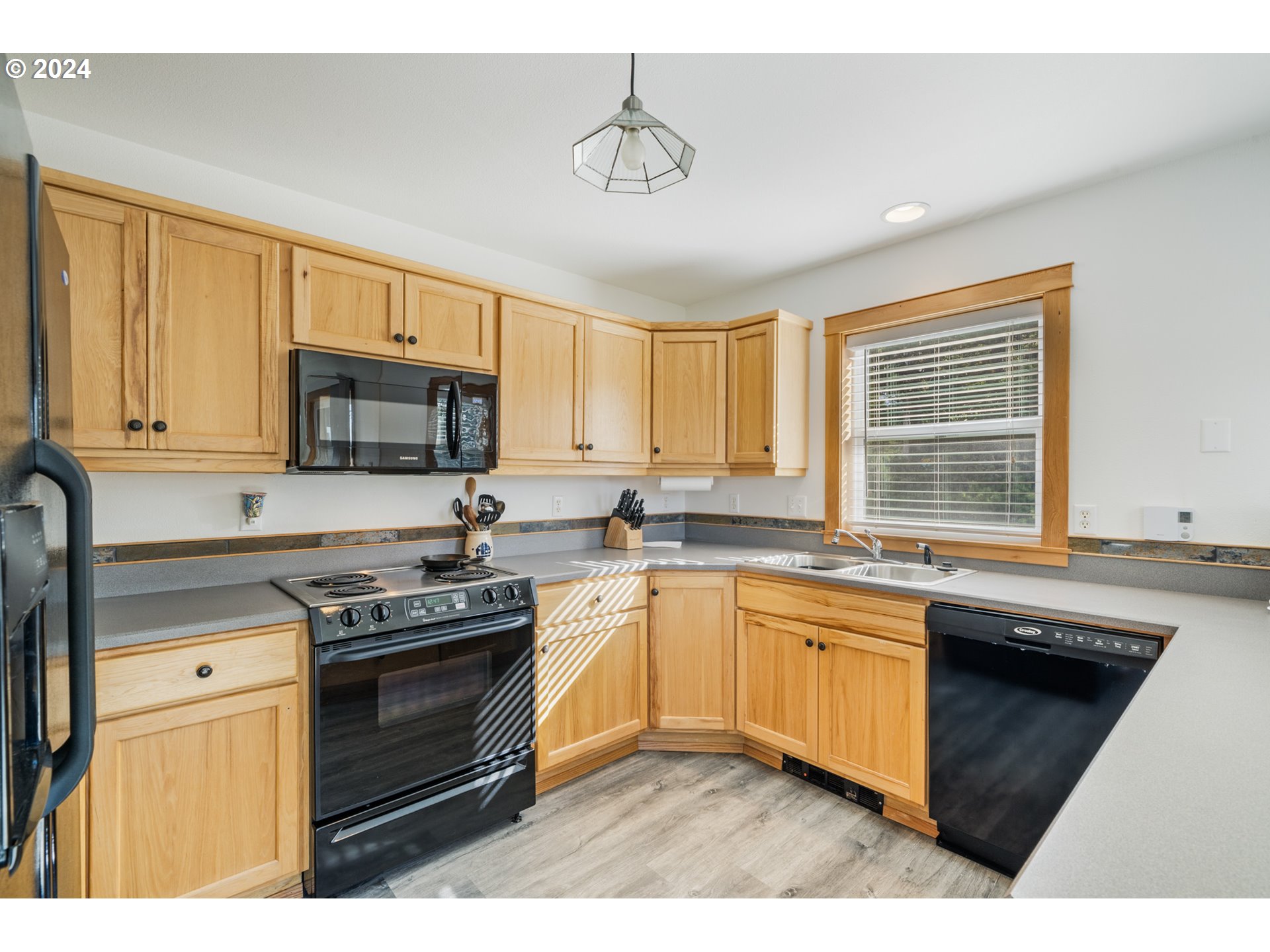 Oceanside, Oregon 97134, United States, 2 Bedrooms Bedrooms, ,2 BathroomsBathrooms,Residential,Active,36619