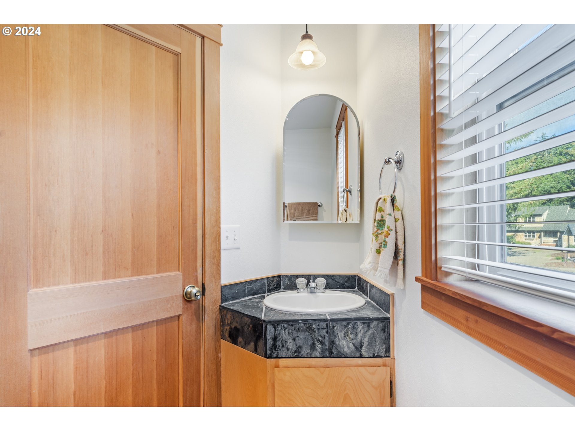 Oceanside, Oregon 97134, United States, 2 Bedrooms Bedrooms, ,2 BathroomsBathrooms,Residential,Active,36619