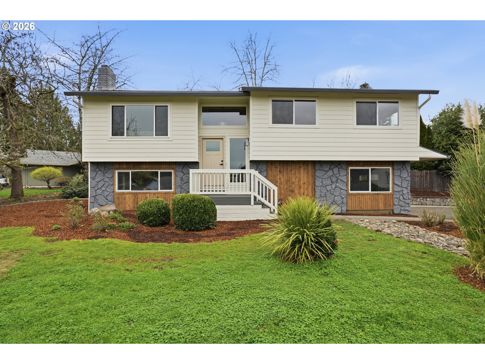 2512 SE PARK CREST AVE