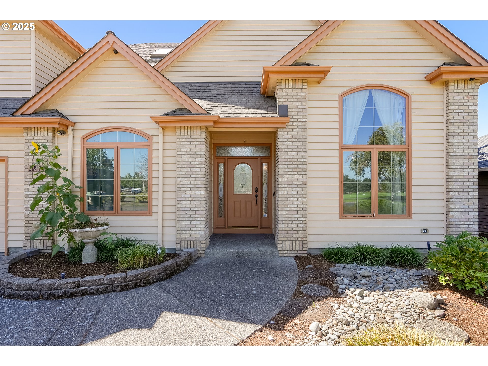 Woodburn, Oregon 97071, United States, 4 Bedrooms Bedrooms, ,2 BathroomsBathrooms,Residential,Active,199074