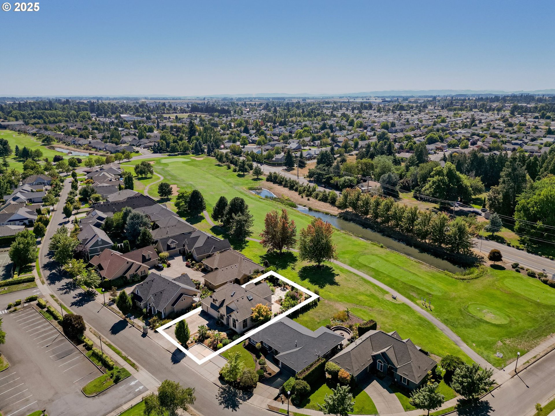 Woodburn, Oregon 97071, United States, 4 Bedrooms Bedrooms, ,2 BathroomsBathrooms,Residential,Active,199074