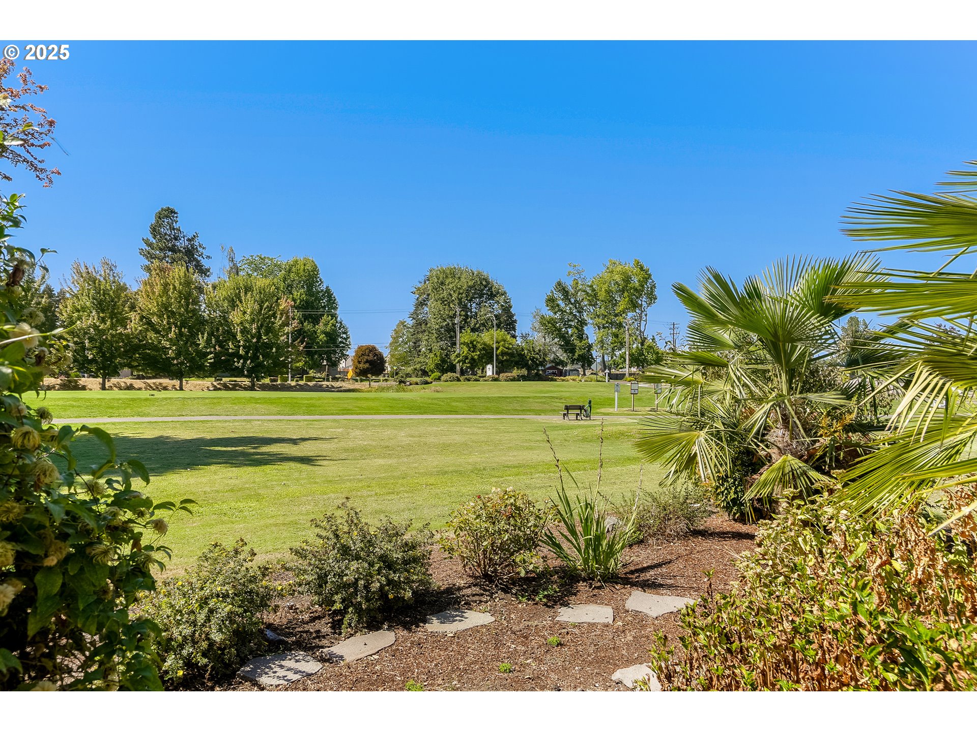 Woodburn, Oregon 97071, United States, 4 Bedrooms Bedrooms, ,2 BathroomsBathrooms,Residential,Active,199074