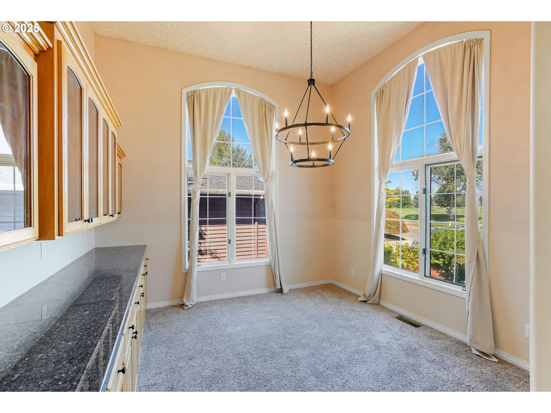 Woodburn, Oregon 97071, United States, 4 Bedrooms Bedrooms, ,2 BathroomsBathrooms,Residential,Active,199074