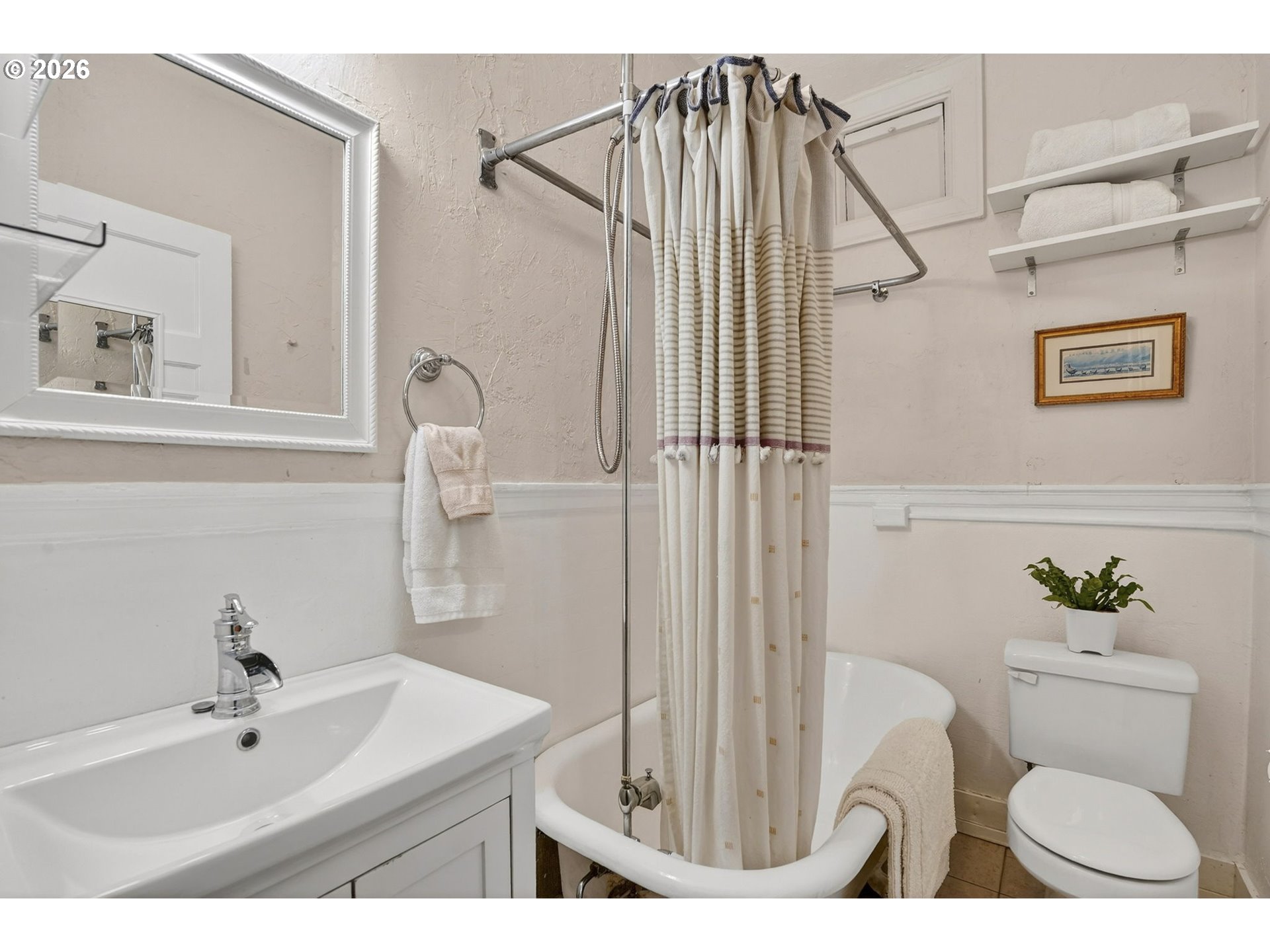 2109 NW IRVING ST 205