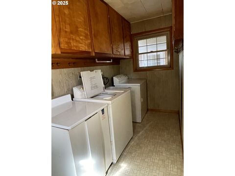 Tiny photo for 48345 Commercial St, Oakridge, OR 97463 (MLS # 537232454)
