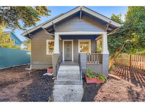 8236 N OLYMPIA ST Portland OR 97203