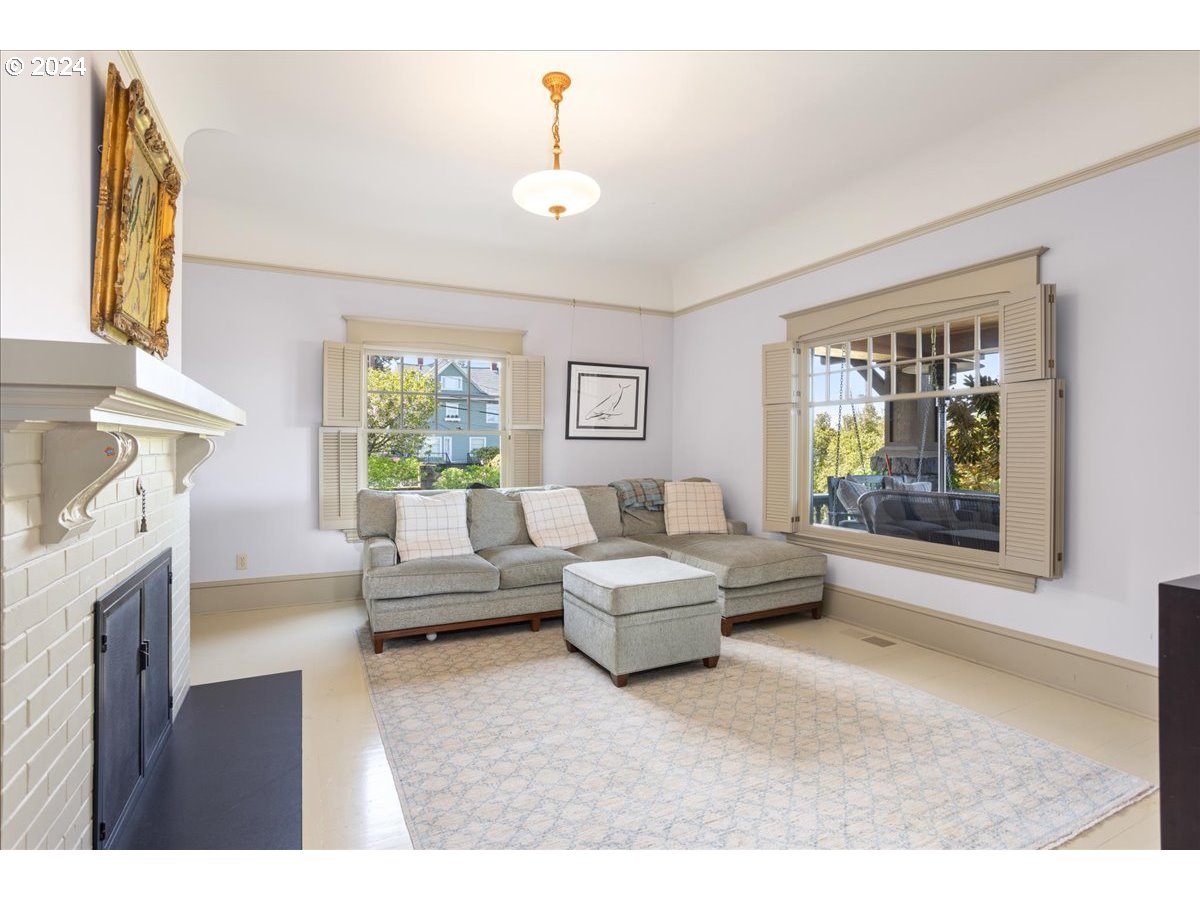 1960 SW 16TH AVE