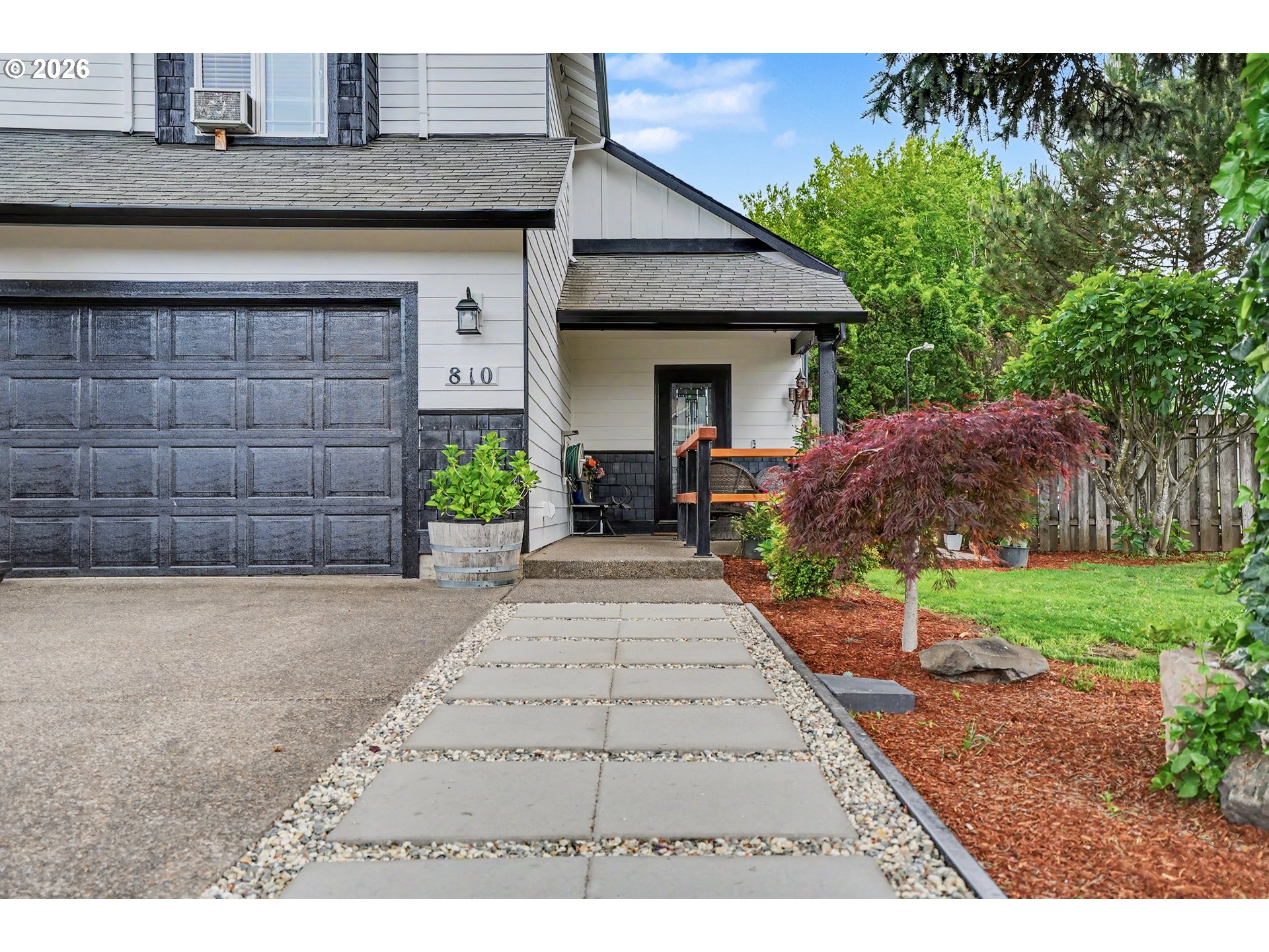 810 SE LOCUST ST