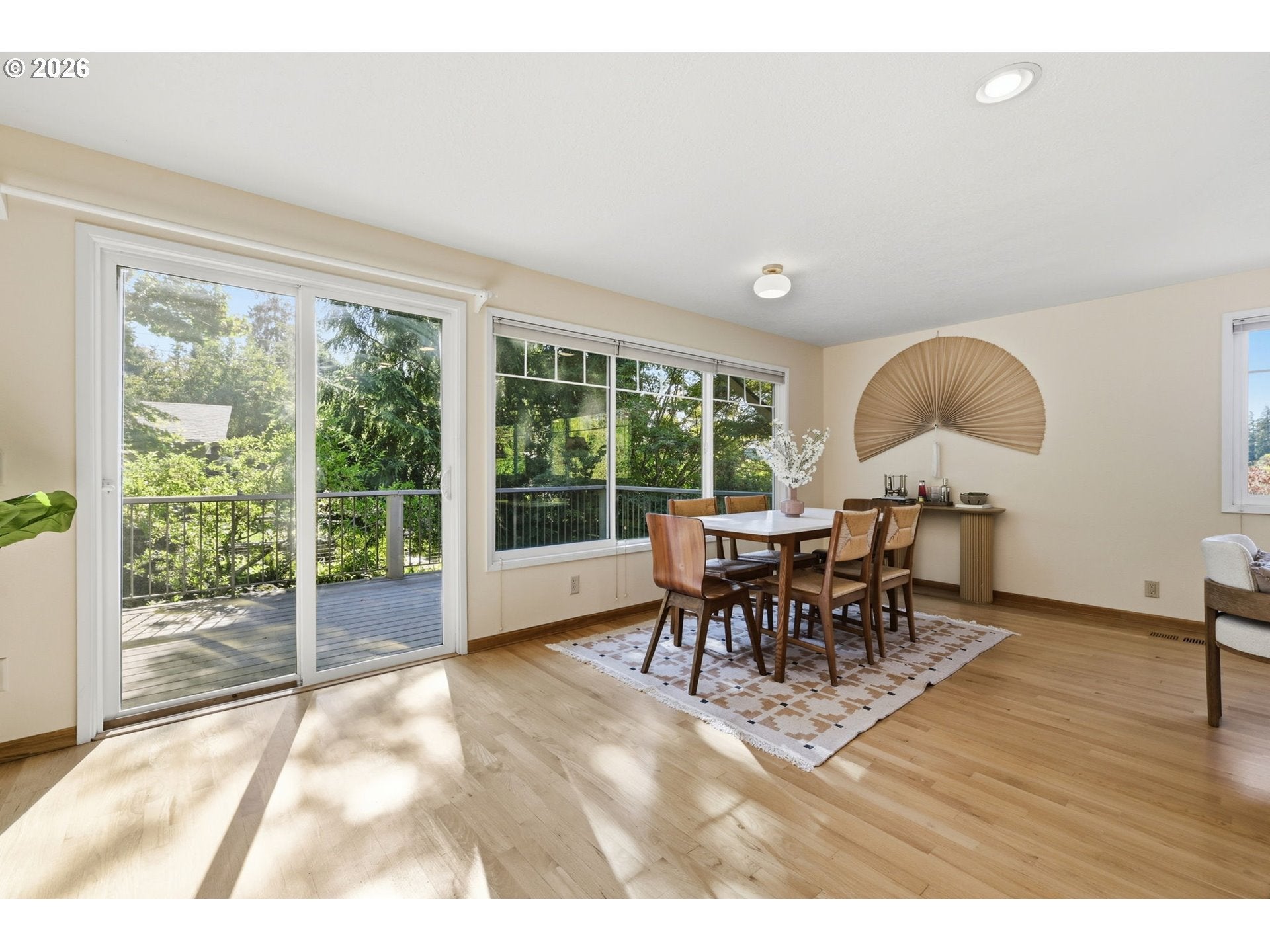 260 W 20TH AVE