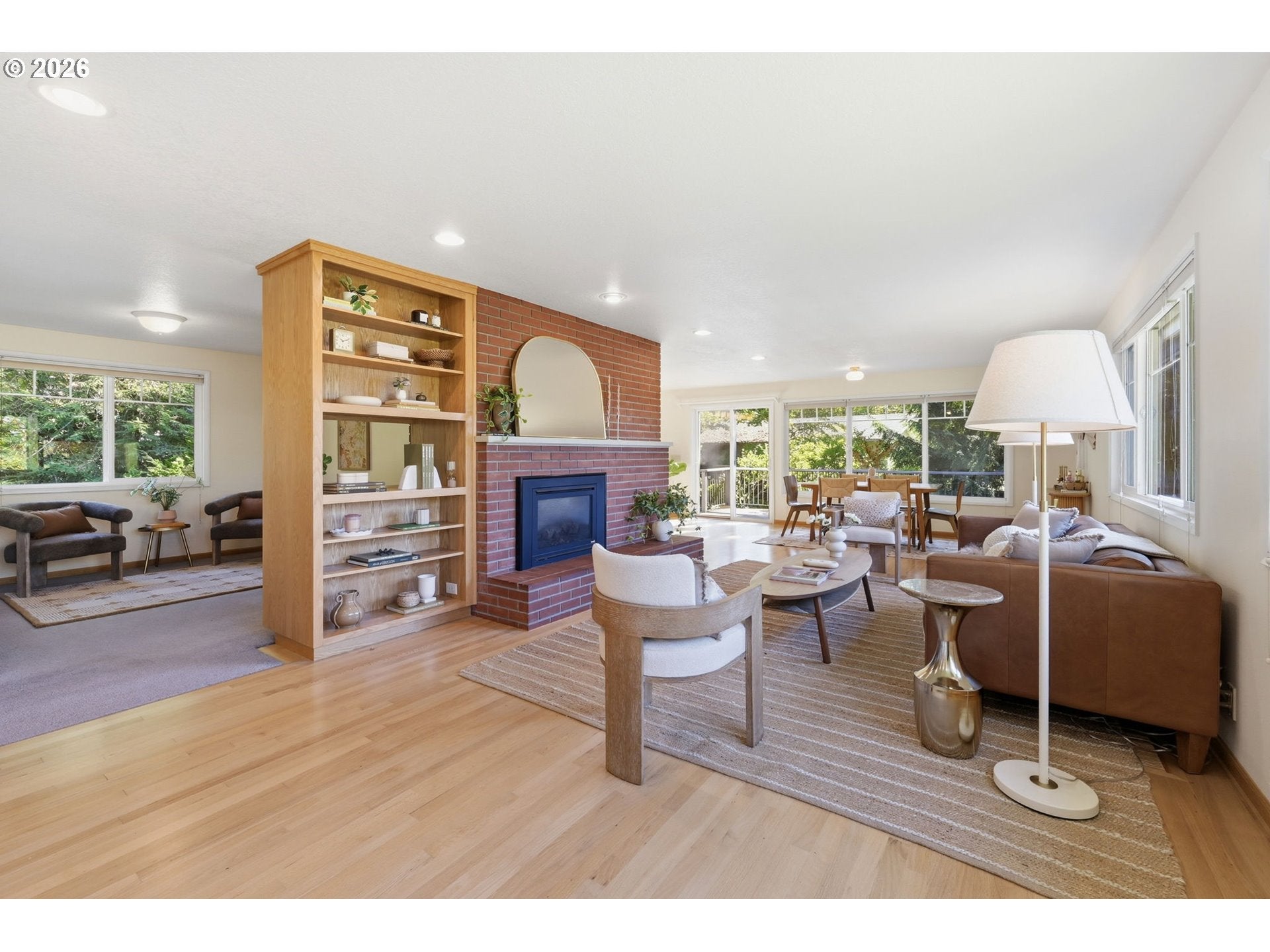 260 W 20TH AVE