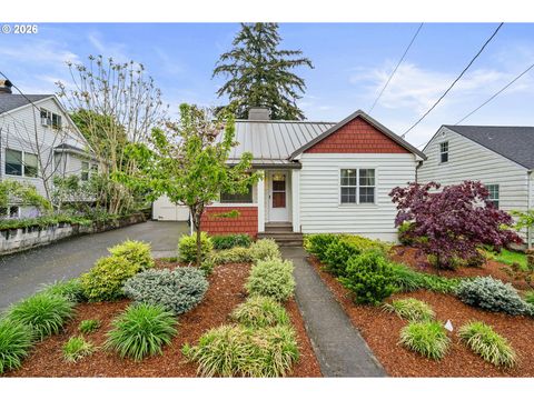Photo of 634 NW Ivy St, Camas, WA 98607 (MLS # 622152937)