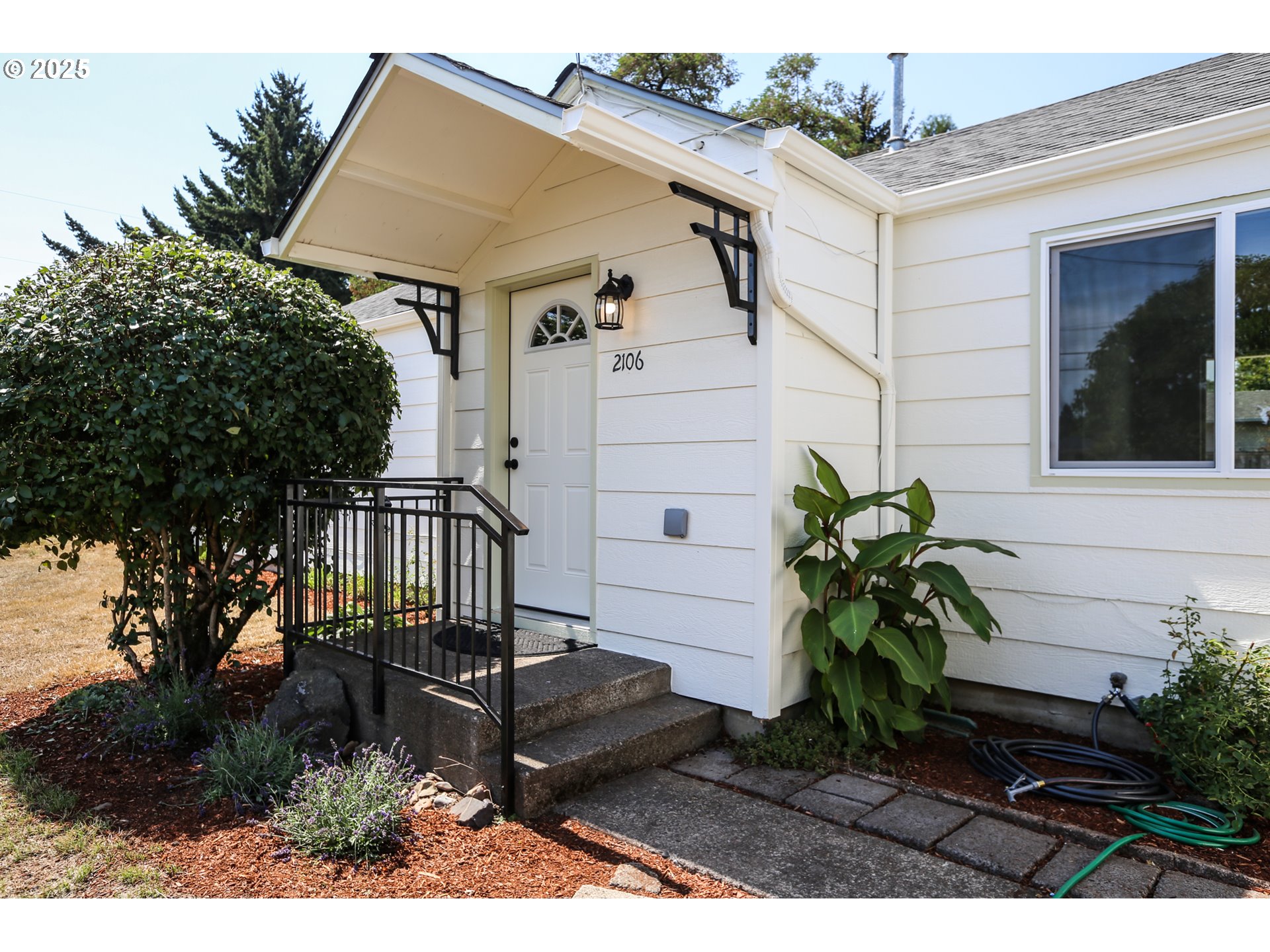 2106 DEVOS ST