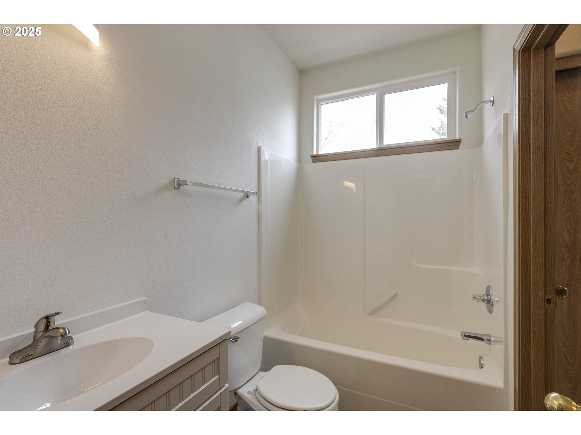 Newberg, Oregon 97132, United States, 2 Bedrooms Bedrooms, ,2 BathroomsBathrooms,Residential,Active,95948