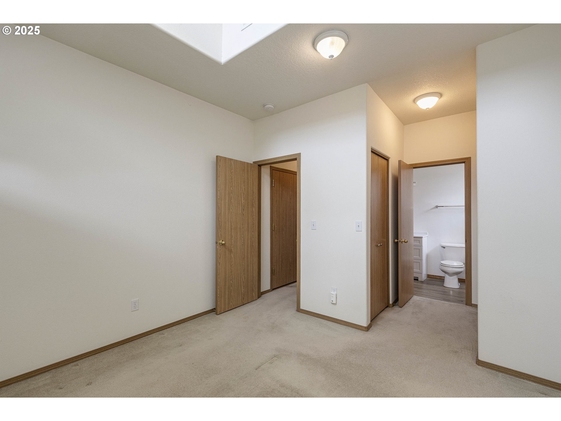 Newberg, Oregon 97132, United States, 2 Bedrooms Bedrooms, ,2 BathroomsBathrooms,Residential,Active,95948