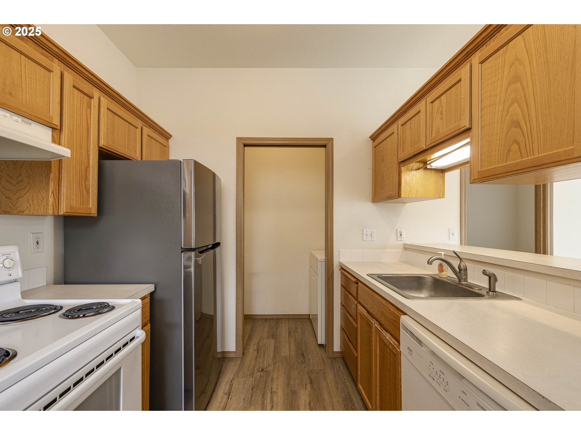 Newberg, Oregon 97132, United States, 2 Bedrooms Bedrooms, ,2 BathroomsBathrooms,Residential,Active,95948