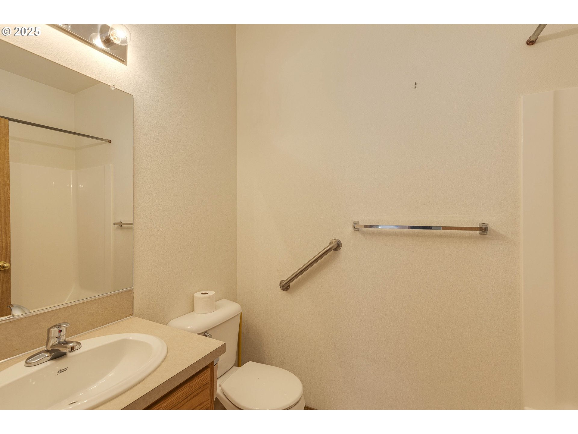 Newberg, Oregon 97132, United States, 2 Bedrooms Bedrooms, ,2 BathroomsBathrooms,Residential,Active,95948