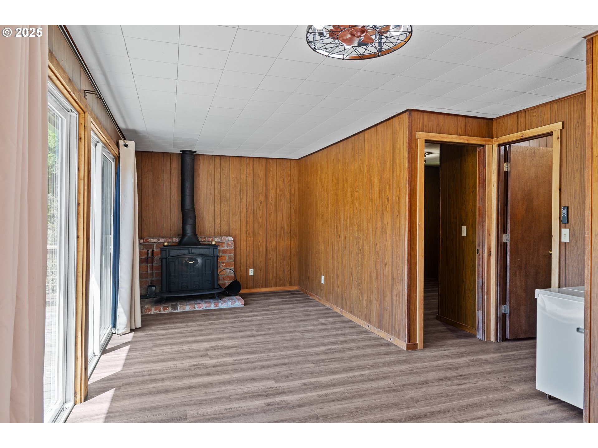 1523 N TENMILE