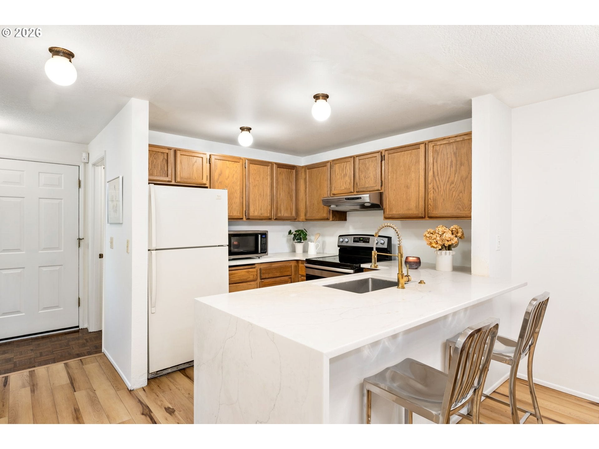 4880 SW SCHOLLS FERRY RD 16