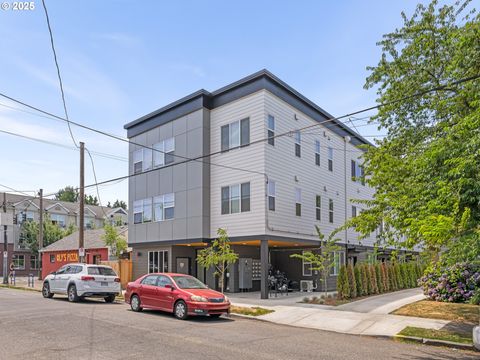 11 NE 55TH AVE Portland OR 97213