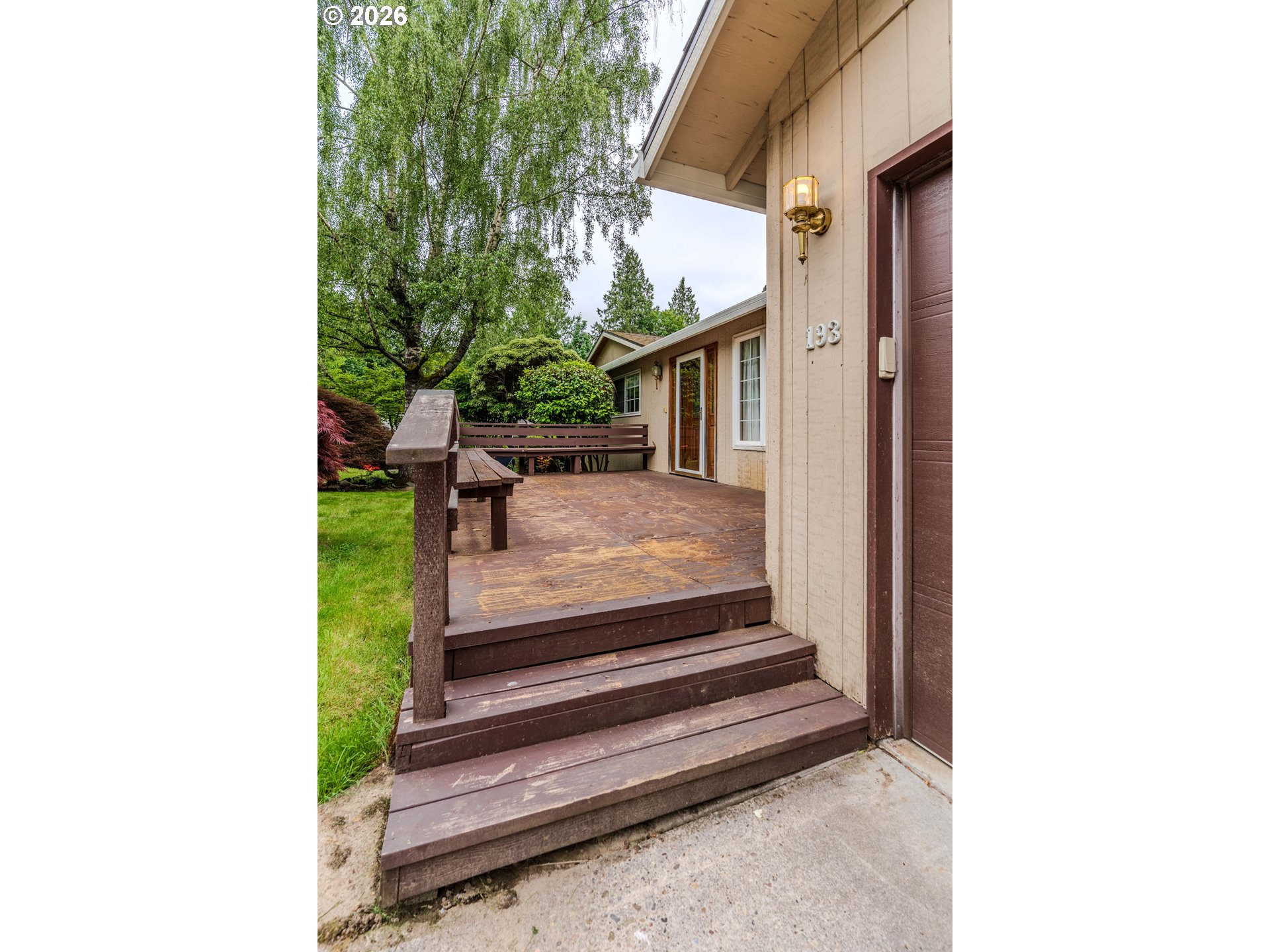 193 SE PALOMA AVE