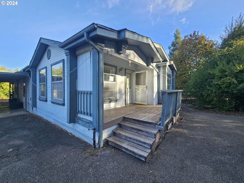 A home in Roseburg