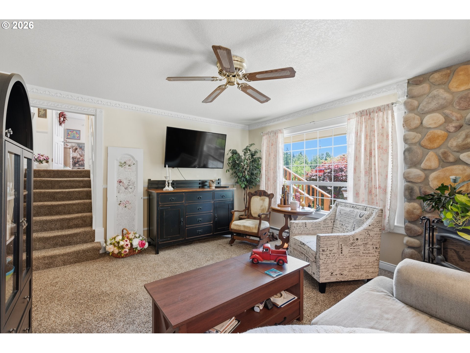 2408 N GREELEY DR