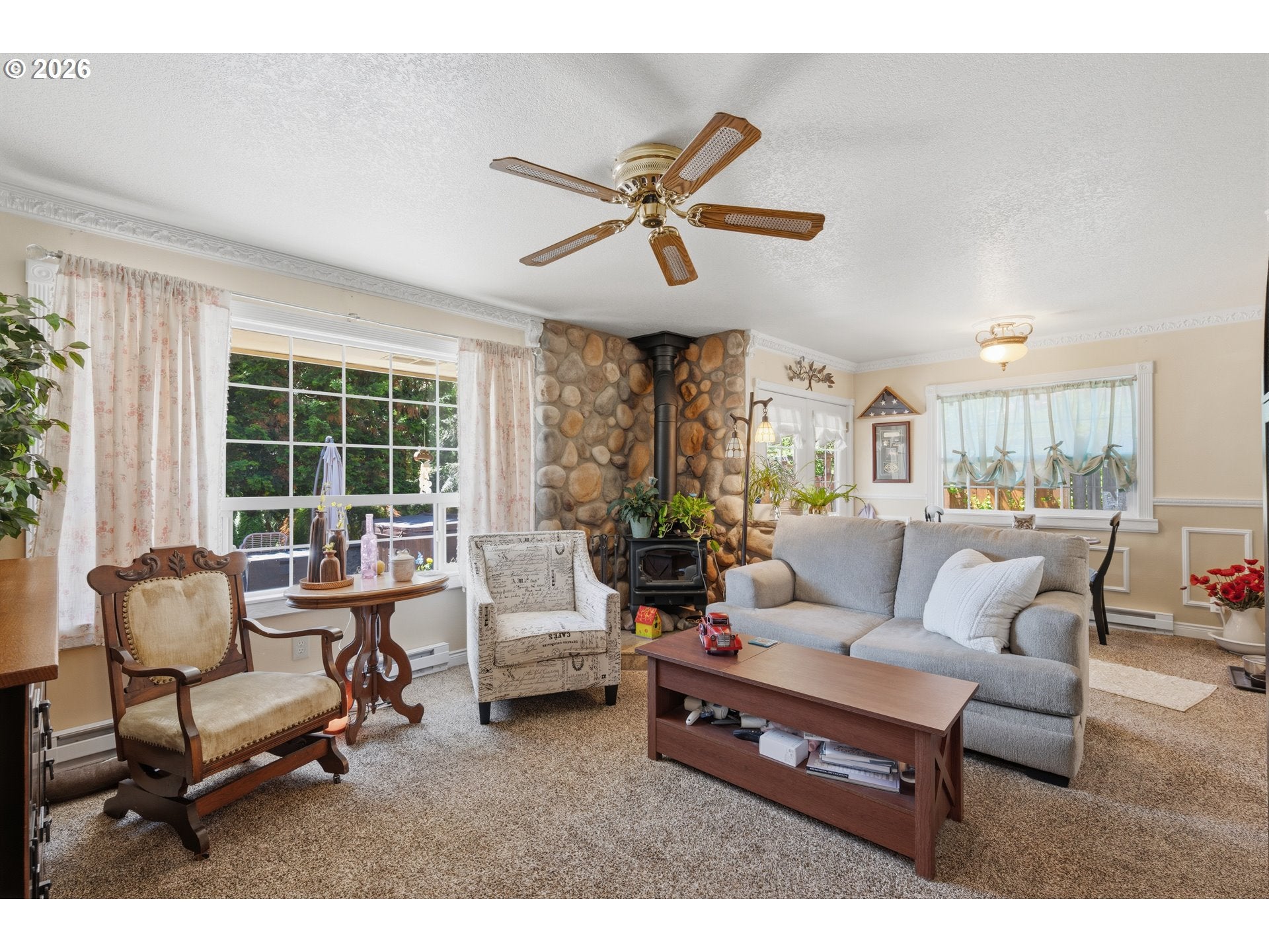 2408 N GREELEY DR
