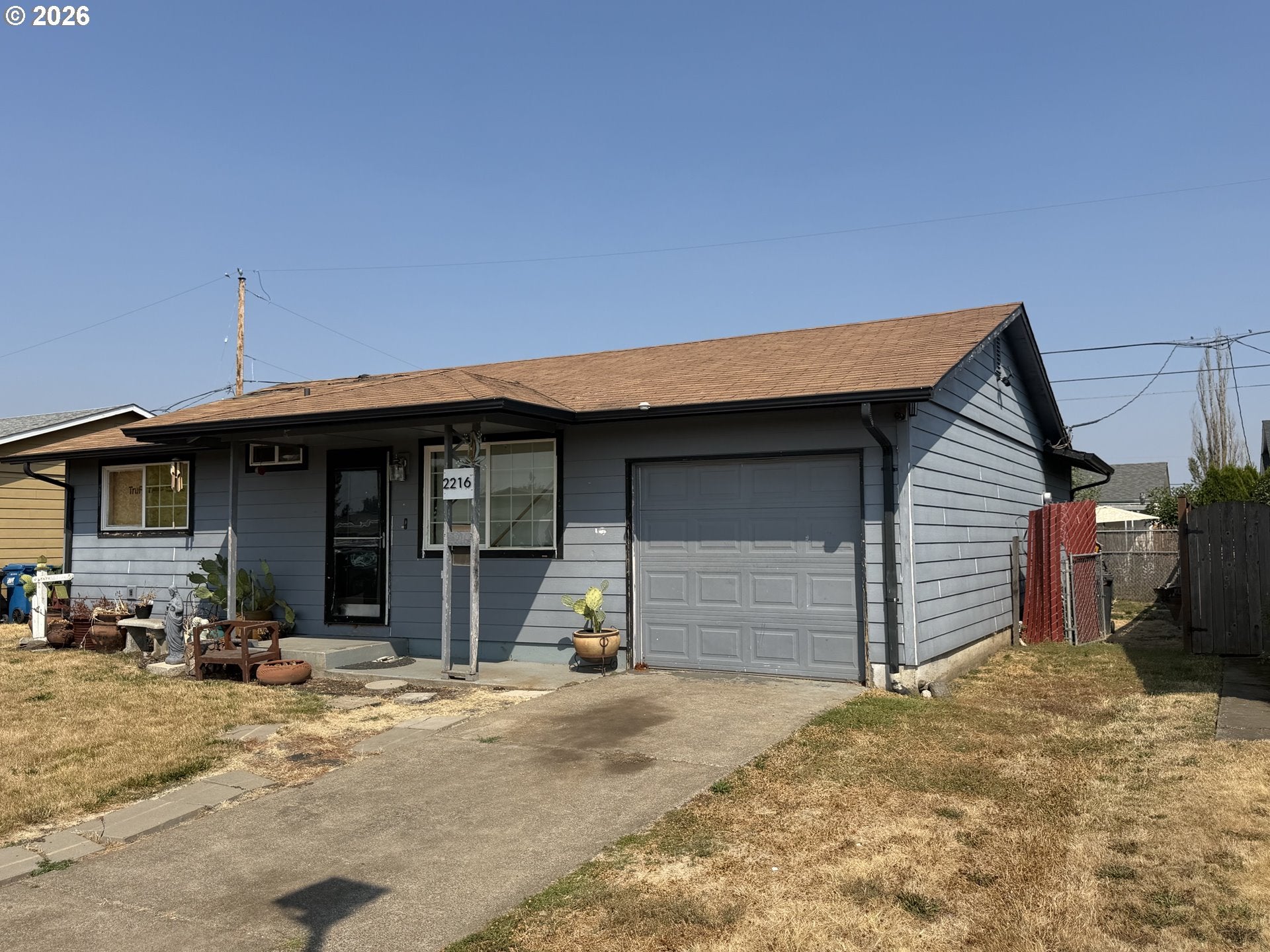 2216 COUNTRY CLUB RD