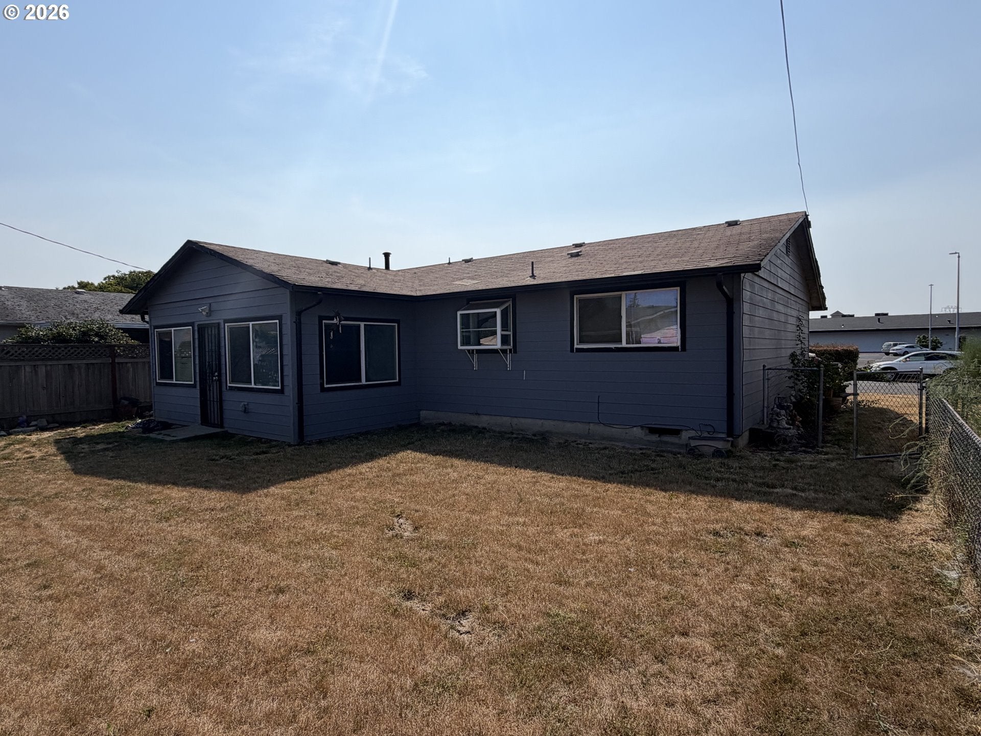 2216 COUNTRY CLUB RD