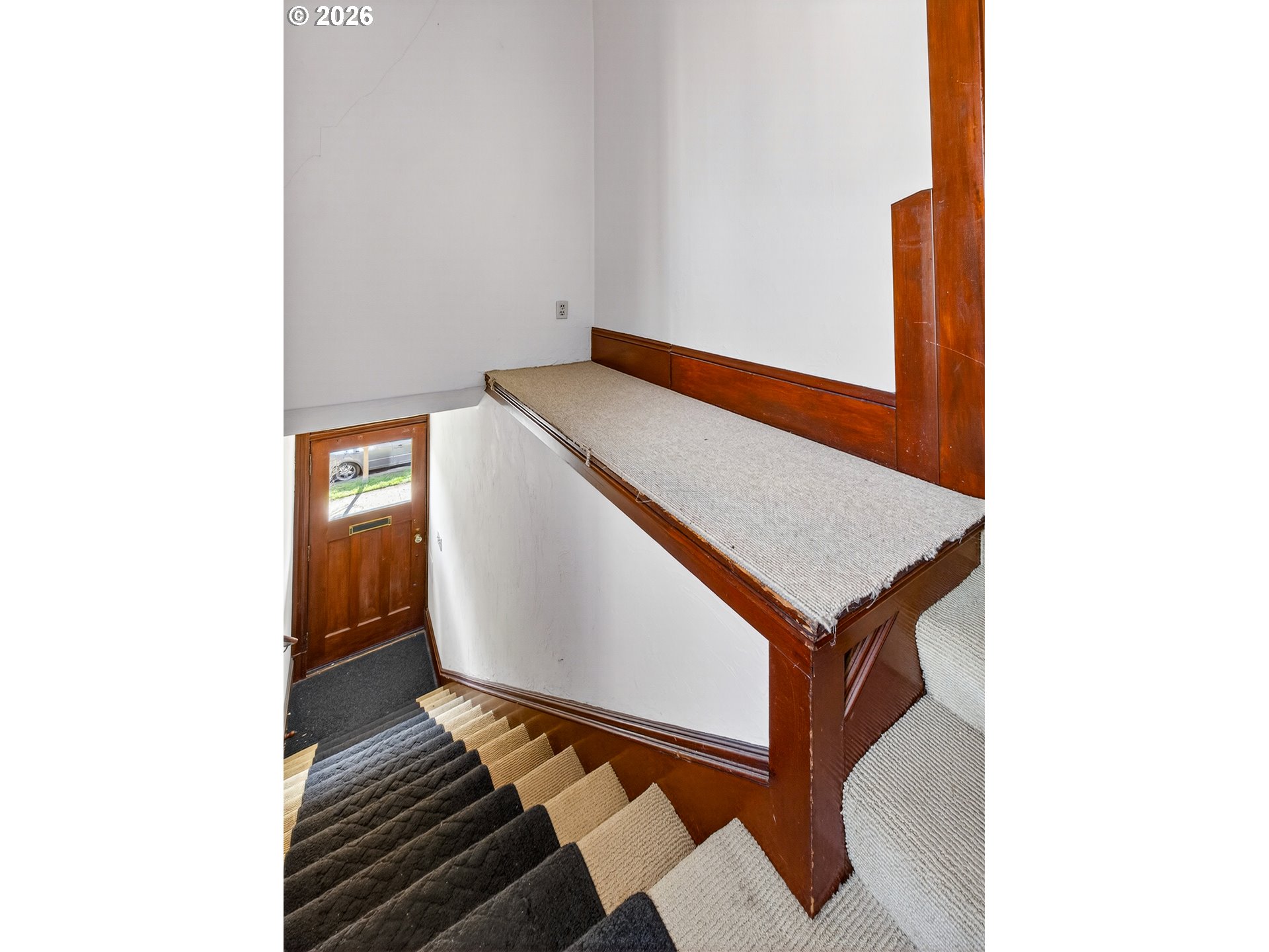 237 239 NE GRAHAM ST