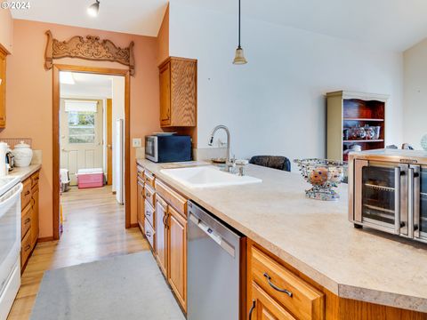 A home in Yachats