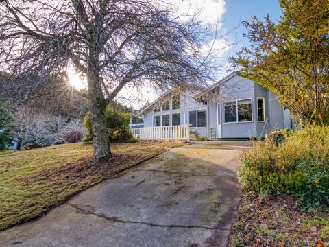 A home in Yachats