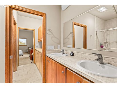 Tiny photo for 747 Holbrook Ln, Creswell, OR 97426 (MLS # 119032315)